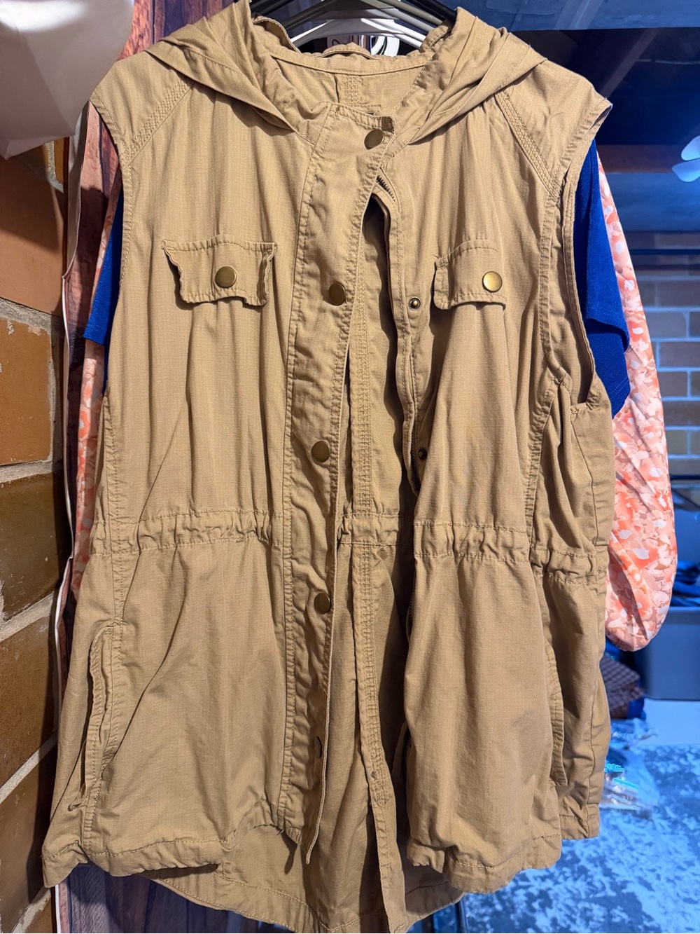 GAP Hooded Utility Vest in Tan Size XXL